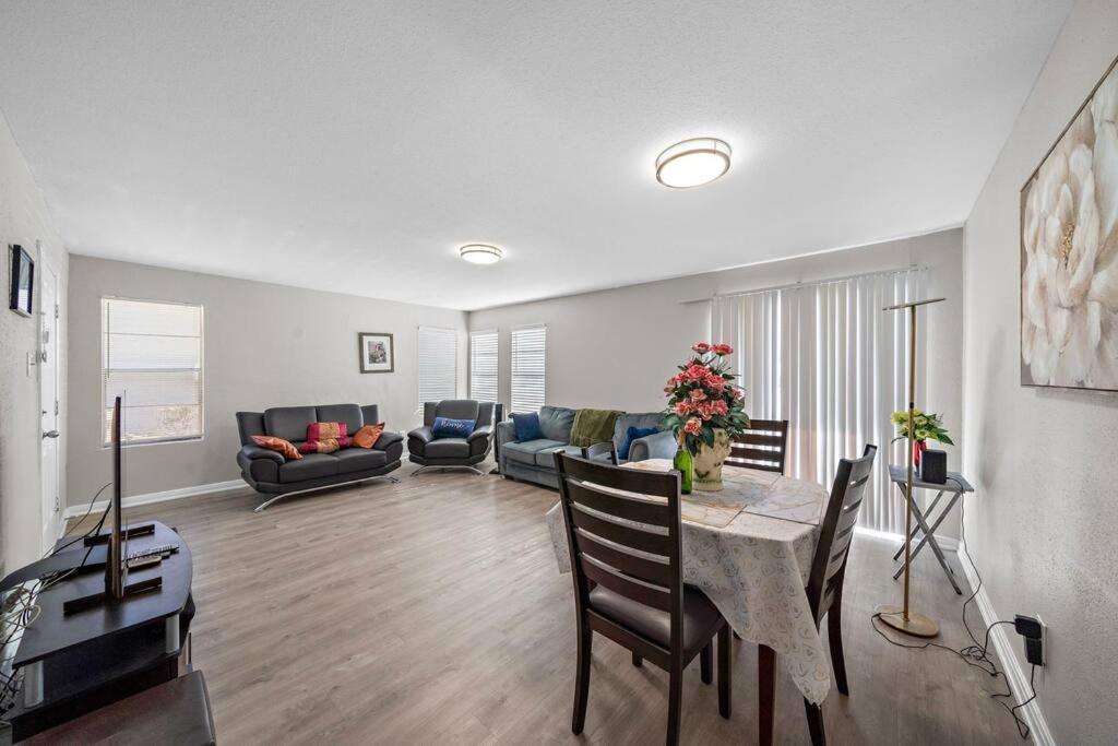 Cozy, Dedicated Workspace, Fast Wi-Fi Apartment هيوستن المظهر الخارجي الصورة