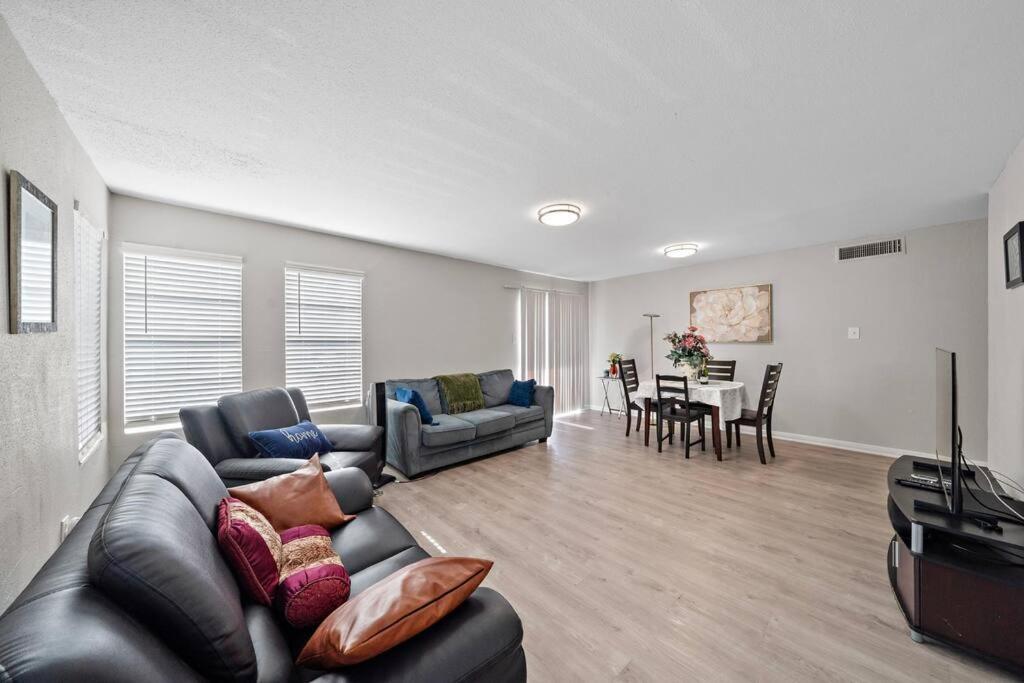 Cozy, Dedicated Workspace, Fast Wi-Fi Apartment هيوستن المظهر الخارجي الصورة